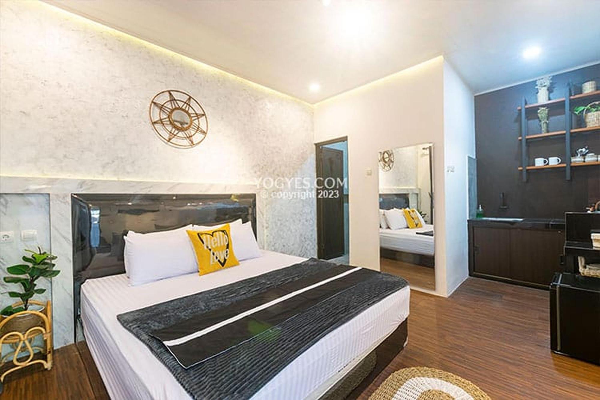 Destiny House Hotel Jogjakarta Buitenkant foto